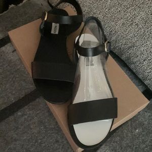 Steve Madden Donddi Sandals